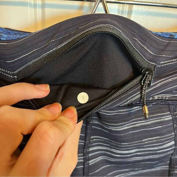 Lululemon Stripe Navy Crop - Picture 5 of 8